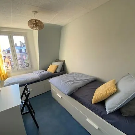 Дом отдыха Grand Palais - 5 Bedroom House - 8 Beds *