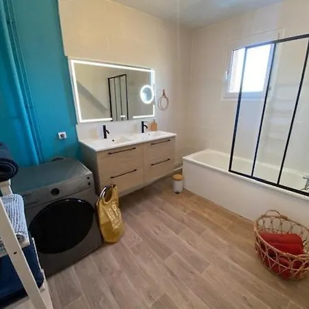 Grand Palais - 5 Bedroom House - 8 Beds Лилль